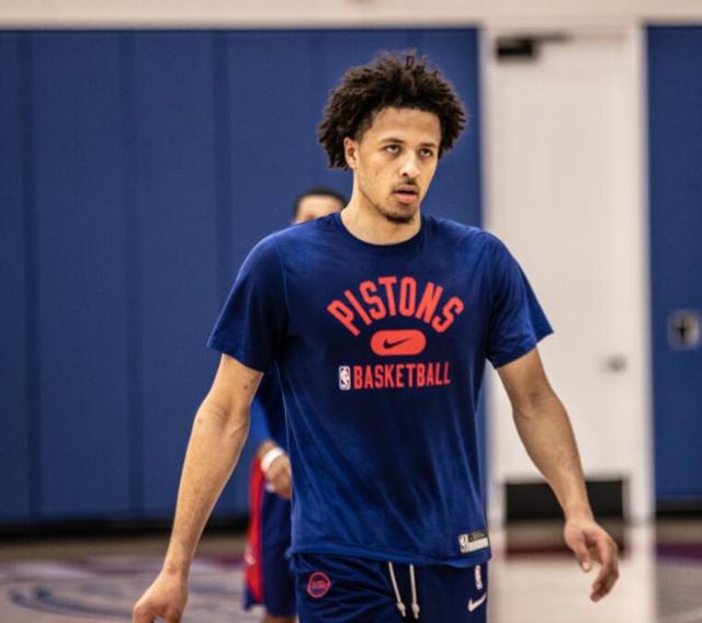 球方面更具 球方面更具