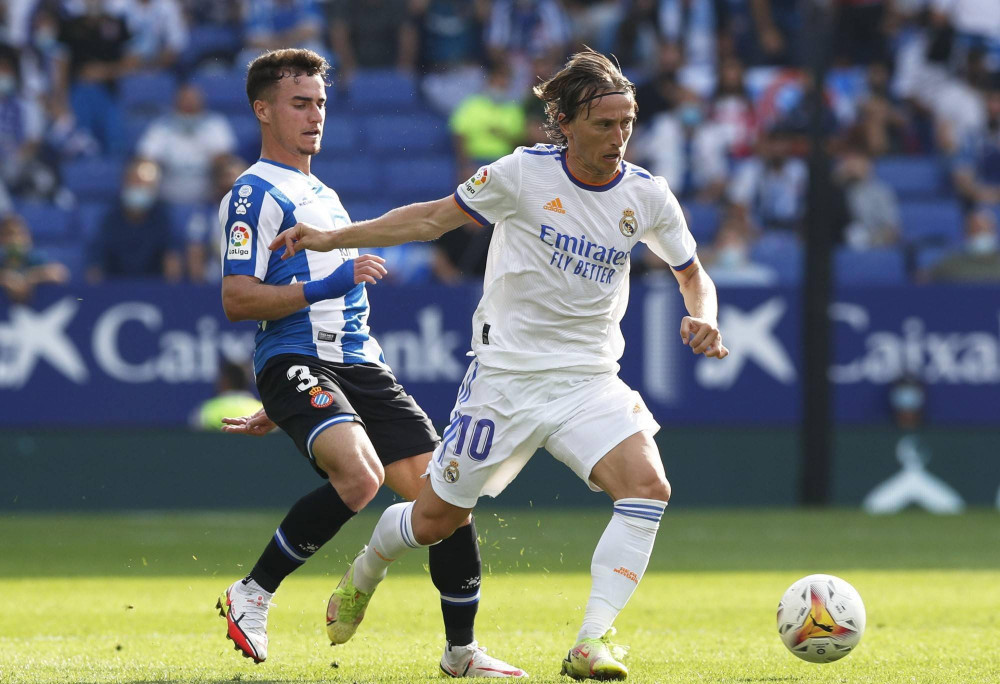 踢球者：拜仁内部对雅克松的态度反复，下周一前将变得明确