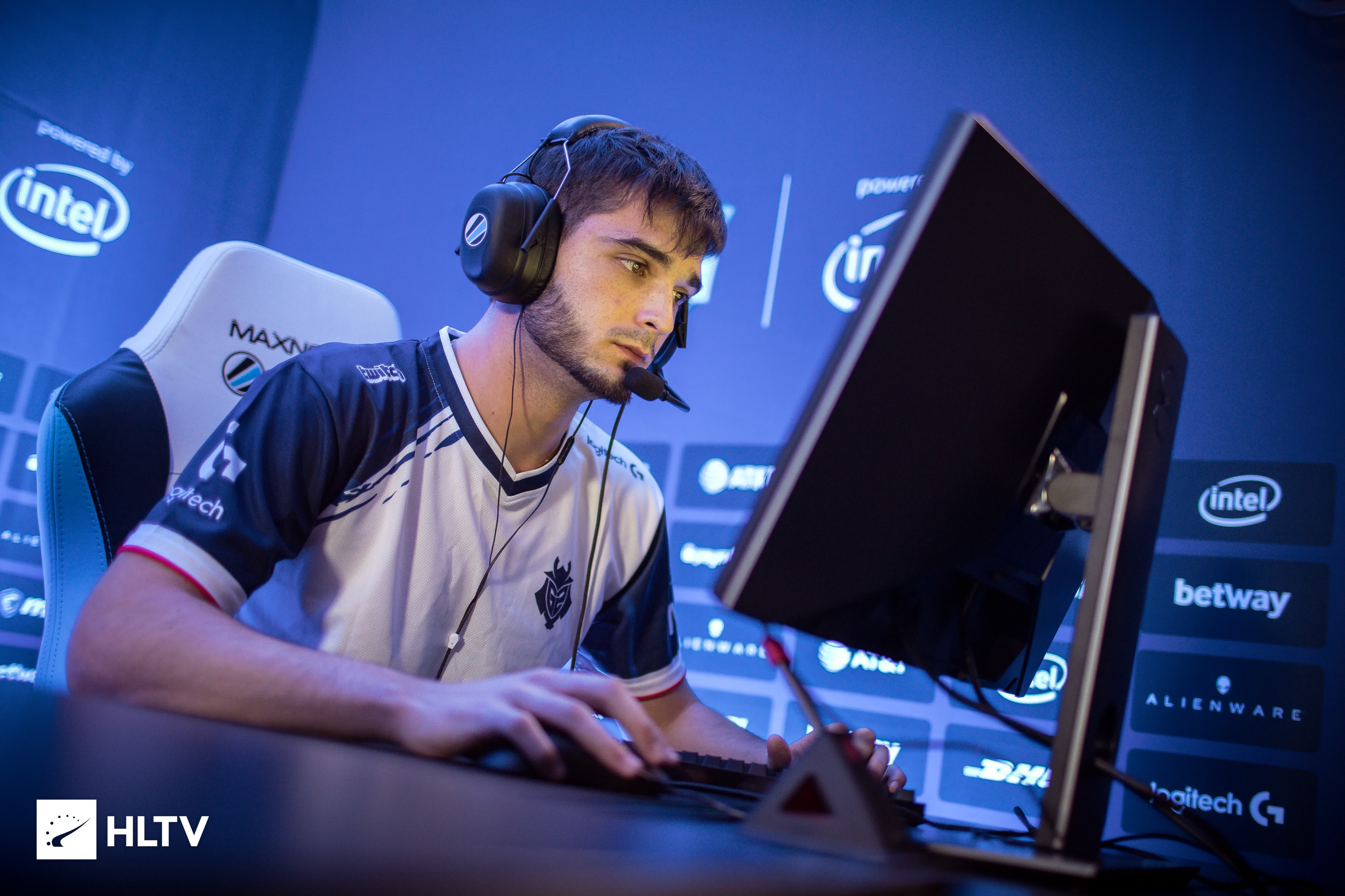 续专注于战 续专注于战