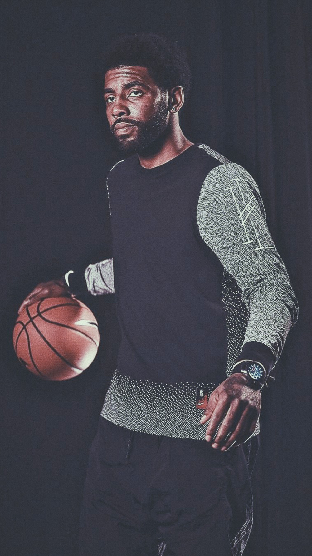 他背身护球 他背身护球